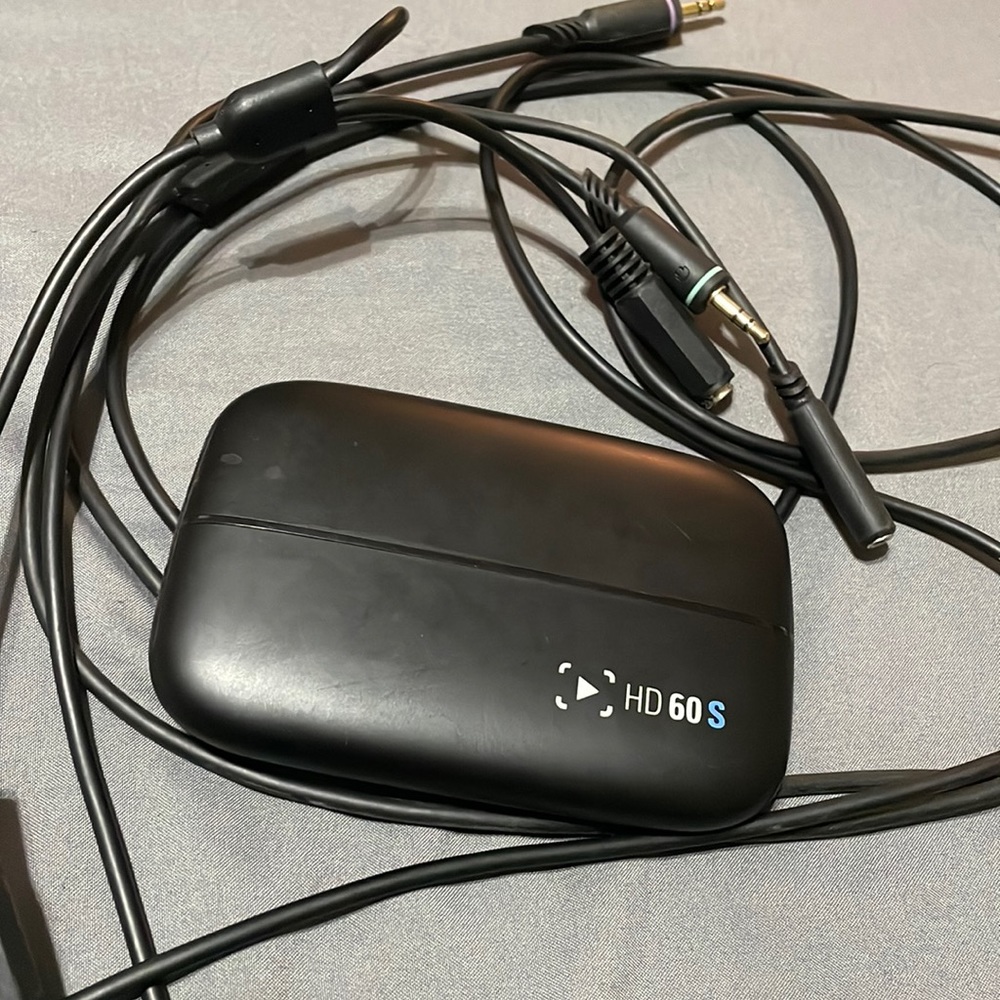 Elgato HD 60 S With Chat Link Cables